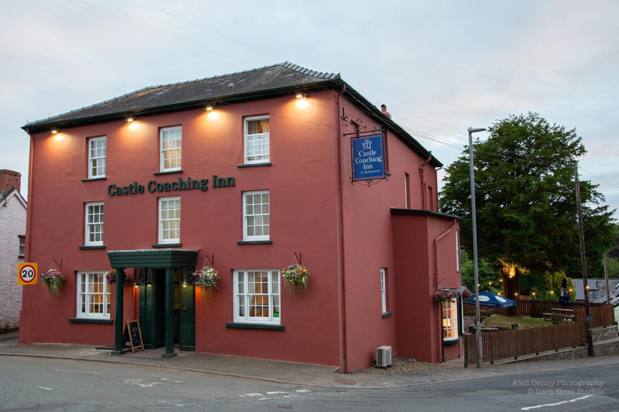 The Castle Coaching Inn Trecastle Экстерьер фото